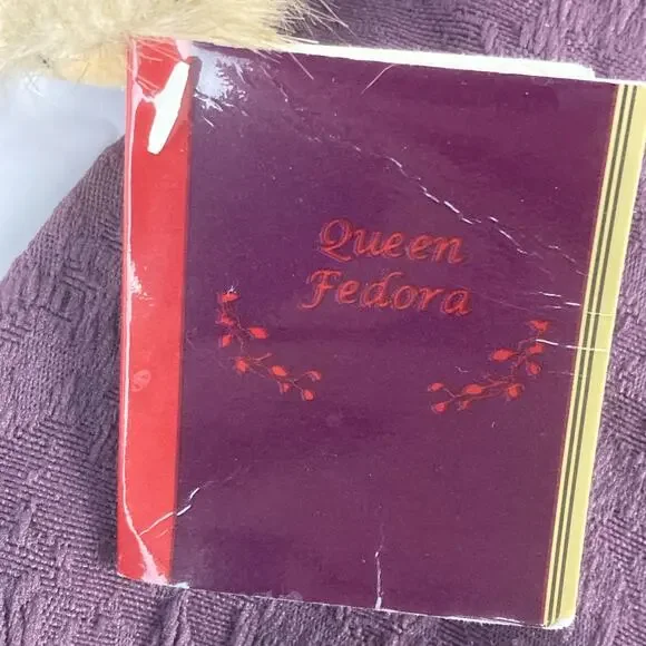 Bearington Collection Queen Fedora Teddy Bear Rose Hat Feather Boa Glasses 2003 - Picture 5 of 8